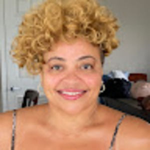 Meet your Posher, Dana